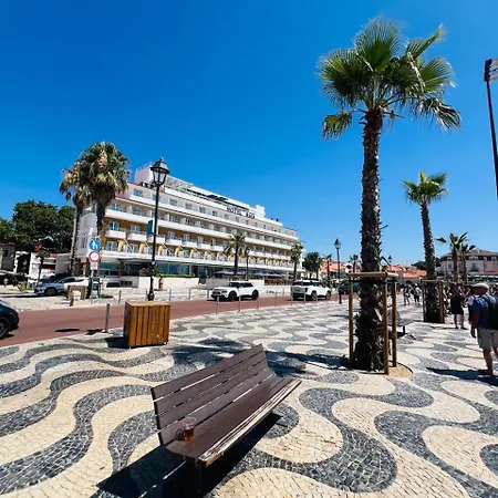 De Cascais, Renovado, A 50 Metros Do Mar! * Cascais